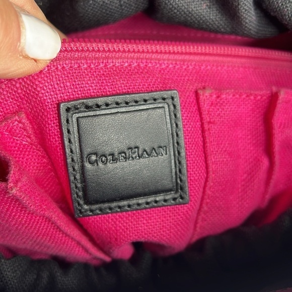 Cole Haan Shoulder Cinch Straw Linen Bucket Bag in Black White - Picture 8 of 10